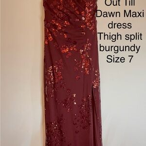 Elegant Burgundy Maxi Dress